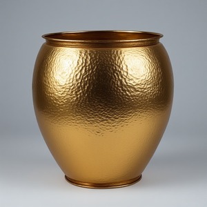 Hosepot décoratif d'or en laiton antique rustique classique parfaitement conçu pour la décoration saisonnière élégante de jardin - Product Image 1