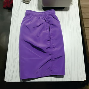 Nuevos Shorts Deportivos para Hombre, Tejido Sin Costuras, Nailon Ligero, Transpirable, Shorts de Gimnasio, Color Sólido, Logotipo Personalizado, Shorts Activos - Product Image 2