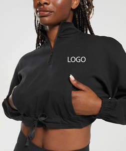 Sweat à capuche court noir avec logo personnalisé pour femmes avec cordon de serrage à la taille et col zippé Veste demi-zippée pour la gym et le streetwear - Product Image 5