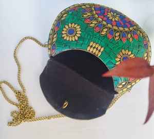 Pochette Métallique Faite Main pour Femmes Cadeau de Mariage Sac de Soirée Élégant Sac à Main Unique Inspiré des Créateurs avec Chaîne - Product Image 2