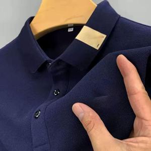 Polo streetwear de moda para Polo para reuniones de negocios Patrón sólido Jersey Tela Polo con cuello de botón elegante - Product Image 4