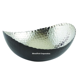 Cuenco para servir ovalado de Chocolate con fruta martillada plateada decorativa, Metal de aluminio hecho a mano, Ideal para decoración del hogar, regalos y servicios - Product Image 3