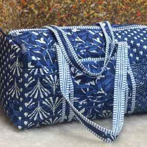 Bolsa de viaje acolchada de algodón con dos asas, diseño floral Kantha, bolsa de compras con cierre abierto - Product Image 4