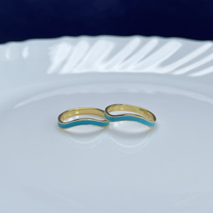 Anillo curvo moderno de Plata de Ley 925 con acabado de esmalte suave - Product Image 3