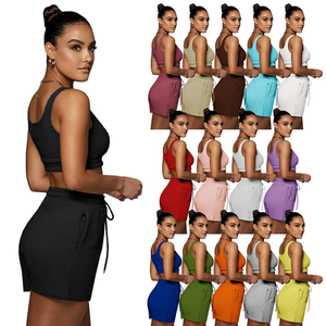 ชุดออกกำลังกายผู้หญิงแบบสองชิ้นสำหรับฤดูร้อน เนื้อผ้าระบายอากาศ เสื้อครอปท็อปและกางเกงขาสั้นเข้าชุด สำหรับออกกำลังกาย ฟิตเนส แอคทีฟแวร์ พร้อมโลโก้ - Product Image 2