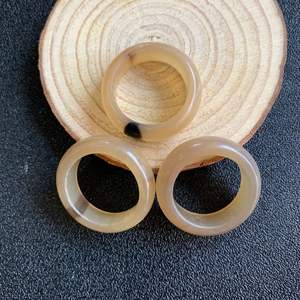 Anillos de dedo hechos de cuerno de búfalo y buey sostenibles Anillos de dedo ajustables de cuerno de buey de diseño natural para joyería Bohemia - Product Image 5