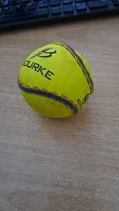 OEM Wholesale Professional Hurling <b>Balls</b> Multi-Color Sliotars Made of PU Material All-Weather Custom Size 5 Hurling <b>Balls</b> - Product Image 3