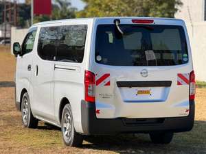 Minibús de Lujo NV350 2019 Usado, Automático, Diésel, de Japón, para Transporte de Pasajeros - Product Image 5