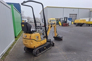 High Performance Used Cat 304 <b>CR</b> Mini Excavators With Compact Size And Reliable Operation For Sale - Product Image 6