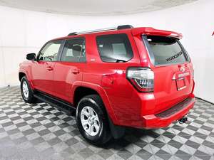 Toyota 4Runner SR5 4WD 2024 - Product Image 4