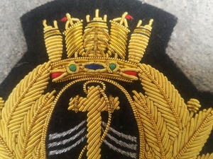 Insignes de lingots personnalisés de haute qualité patch brodé fil de fil métallique luxe OEM badges à coudre fabricants de gros - Product Image 4