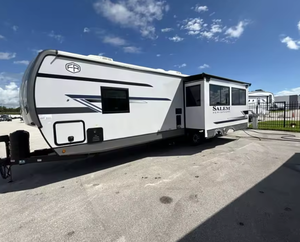 Autocaravana Usada 2025 F-o-r-e-s-t R-i-v-e-r Salem Hemisphere 273RL, Remolque de Viaje - Product Image 1