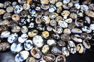 หินอัญมณีทรงหลวมรูปวงรีหินโมราโมราเจียระไนแบบเรียบของ Sulemani จากธรรมชาติ - Product Image 4