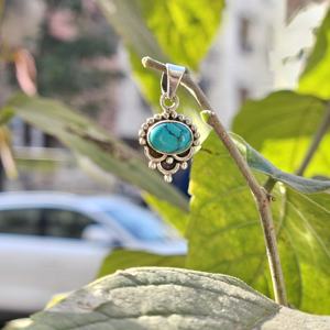 Colgante ligero de estilo religioso de Plata de Ley 925, abalorios finos pequeños y elegantes para niños con Turquesa sintética - Product Image 2