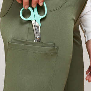 Tenues de travail pour femmes, commandes en gros pour les hôpitaux, les cliniques et les centres médicaux, fournissant des uniformes durables pour le travail quotidien - Product Image 2