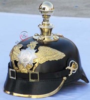 Casque Pickelhaube Prussien Médiéval Allemand en Cuir et Laiton Fait Main Durable Noir et Or pour Tenue Historique Cinéma/TV et Halloween