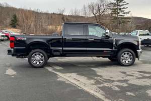 Ford F-350 Super Duty King Ranch Diesel Turbo Manuel Cuir Foncé R16 Métal à Vendre 2023 - Product Image 2