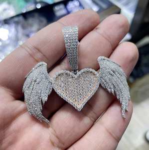 Pendentif en moissanite en forme de cœur avec ailes d'ange, taille brillant rond, en argent sterling 925 plaqué rhodium, bijou fin, cadeau pour homme - Product Image 2