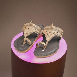 2025 <b>Men</b> Traditional Indian Ethnic Footwear Handmade Kolhapuri Leather <b>Sandals</b> Rustic Brown Cow Leather Upper Strip Decoration - Product Image 3