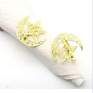 Anneau de serviette décoratif rond en acier inoxydable fait à la main, design moderne et luxueux, personnalisable pour les occasions de mariage - Product Image 1