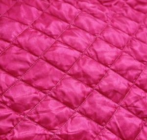 Veste bomber matelassée pour homme, veste de baseball en satin matelassée, fermeture à boutons pression, col côtelé, vêtements de rue personnalisés - Product Image 4