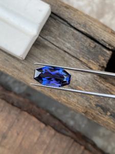 Tanzanite certifiée Excellente couleur biologique naturelle Tanzanite Forme de fantaisie Pierre de coupe Tanzanite naturelle Loupe 6.25 carats Propre - Product Image 4