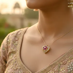 จี้รูปหัวใจประดับทับทิมชุบทองคำ พร้อมเพชรประดับ ของขวัญสำหรับเธอ จี้และชาร์มเพชร - Product Image 2