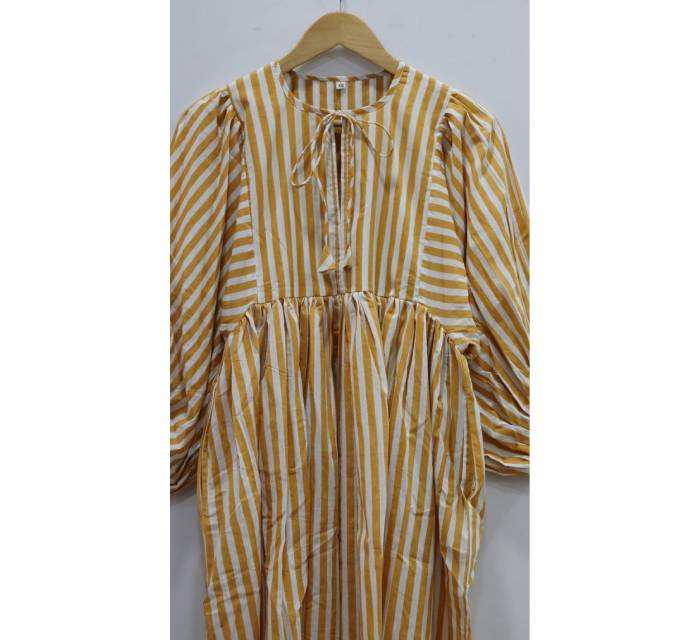 สีเหลือง