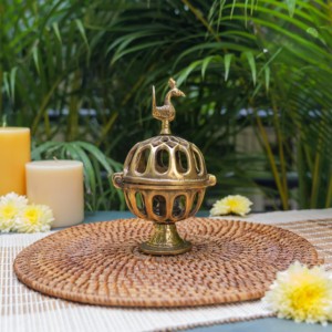 Encensoir classique en laiton avec chaîne pour l'église et la méditation spirituelle, écologique et durable - Product Image 4