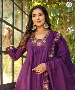 Longue Kurta avec fond assorti et imprimé Dupatta Idéal pour toutes les occasions - Product Image 5
