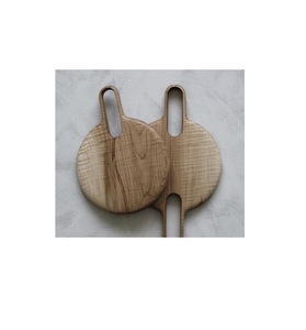 Tabla de cortar de madera de estilo rural ideal para picar hornear servir o fotografiar alimentos en cocinas con luz natural - Product Image 6