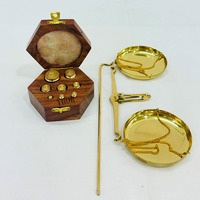 Balances en laiton de la Justice décor de bureau décor Vintage ancien orfèvre traditionnel avec poids Kit boîte pièce maîtresse décor de Table 9 pouces