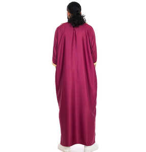 Best Designs Thobe Jubbah pour homme Demi-manches confortables Logo personnalisé Qualité supérieure avec poches Vêtements pour homme grande taille - Product Image 3