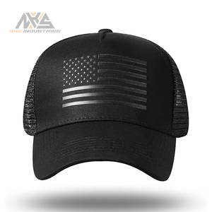 Casquette Snapback drapeau américain avec maille respirante pour une journée active/Casquette pour un confort tout au long de la journée - Product Image 1