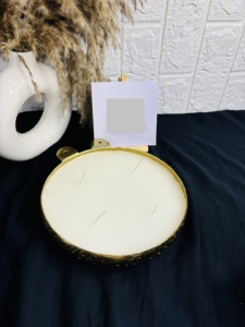 Porte-bougie en laiton poli doré, élégant, léger et durable, pour la décoration de table de Noël, provenant d'un fournisseur indien. - Product Image 2