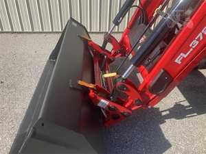 2024 MASSEY FERGUSON 5711 Compre barato Tractor agrícola Massey Ferguson usado 100HP - Product Image 3