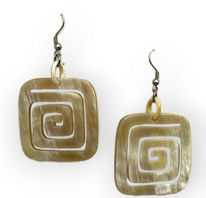 Pendientes de gota grandes de cuerno antiguo artesanías Tayyab de moda patrón de mariposa clásico personalizable para mujeres para compromiso - Product Image 5