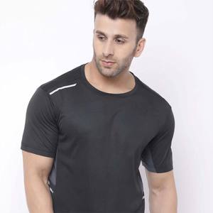 Cómoda camiseta atlética para hombre, ligera y de secado rápido, ideal para fitness y ropa informal - Product Image 2