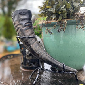 Taza de cuerno vikingo ecológica personalizada pulida con forma natural hecha a mano para celebraciones de amantes de la cerveza e ideas de regalos únicas - Product Image 1