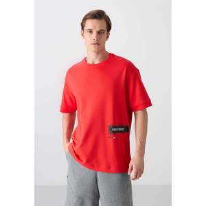 Tommylife เสื้อยืดคอกลมสำหรับผู้ชายพิมพ์ลายขนาดใหญ่88322 Fiesta-Fiesta - Product Image 1