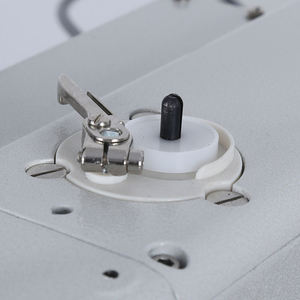 จักรเย็บผ้าอุตสาหกรรมคอมพิวเตอร์รุ่นใหม่ XC-3020F-YT แบบโปรแกรมได้ ความเร็วสูง เย็บตะเข็บล็อค ผลิตในสหรัฐอเมริกา เหมาะสำหรับโรงงานผลิตกระเป๋าเป้สะพายหลัง - Product Image 2