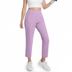 Capri de golf para mujer de ajuste cómodo, creado para una flexibilidad suave y comodidad transpirable durante el práctica. - Product Image 1