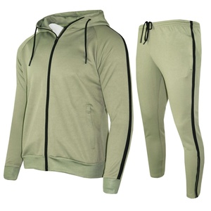 Ensemble de survêtements de sport personnalisés respirants pour hommes, pantalons de survêtement d'hiver à capuche avec caractéristiques d'entraînement, fabriqués au Pakistan pour adultes - Product Image 5