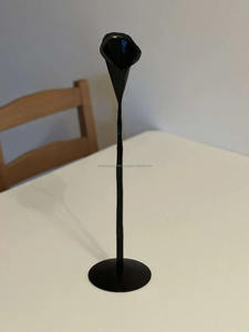 Base de bougeoir Calla Lily en fer forgé élégant fabriqué à la main décor de Noël chandelier en métal Design Autre Calla Lily - Product Image 3