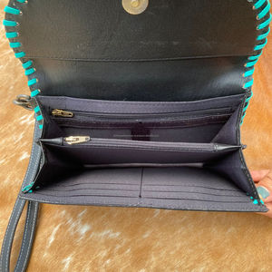 Funda de teléfono de embrague con billetera tallada a mano occidental con borde de color turquesa Elegante billetera de cuero occidental de múltiples usos - Product Image 3