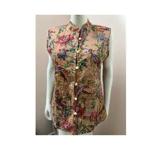Vestes de couette Kantha élégantes les plus vendues du fabricant indien vêtements de nuit avec taille naturelle longueur midi au prix de gros - Product Image 1