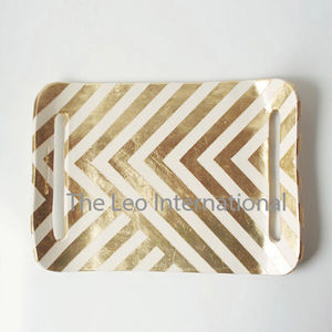 Plateau rond de style moderne du milieu du siècle, motif géométrique doré distinctif, vaisselle de salon, plateau de service créatif - Product Image 4