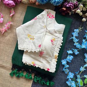 Blousewala presentando sari de algodón Khadi con blusa saris al por mayor en Surat - Product Image 5