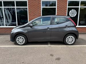 USADO LHD/RHD 2021 T O Y O T A AYGO 1,0, 1/2/2/2/1/2 - Product Image 3