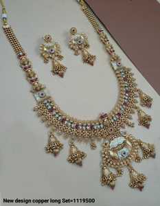 ENSEMBLE DE BIJOUX INDIENS TRADITIONNELS ET À LA MODE EN CUIVRE ENSEMBLE DE BIJOUX DE MARIAGE POUR FEMMES BOUCLES D'OREILLES ET COLLIER - Product Image 2